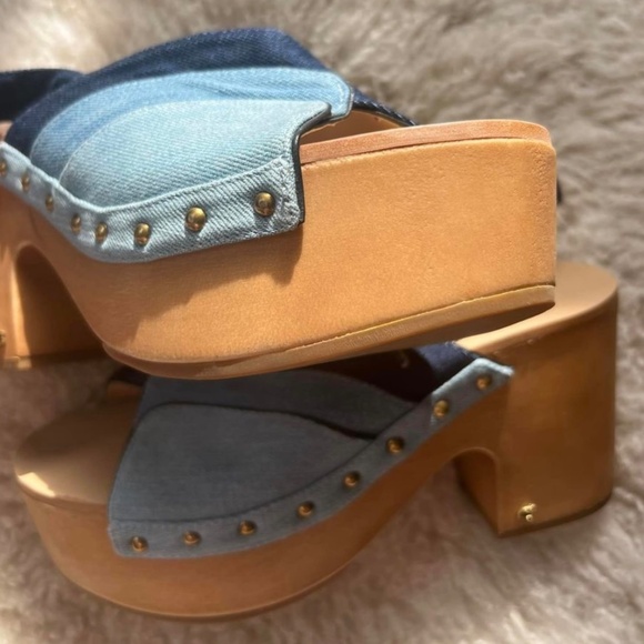 Coach Sandals - Picture 4 of 5